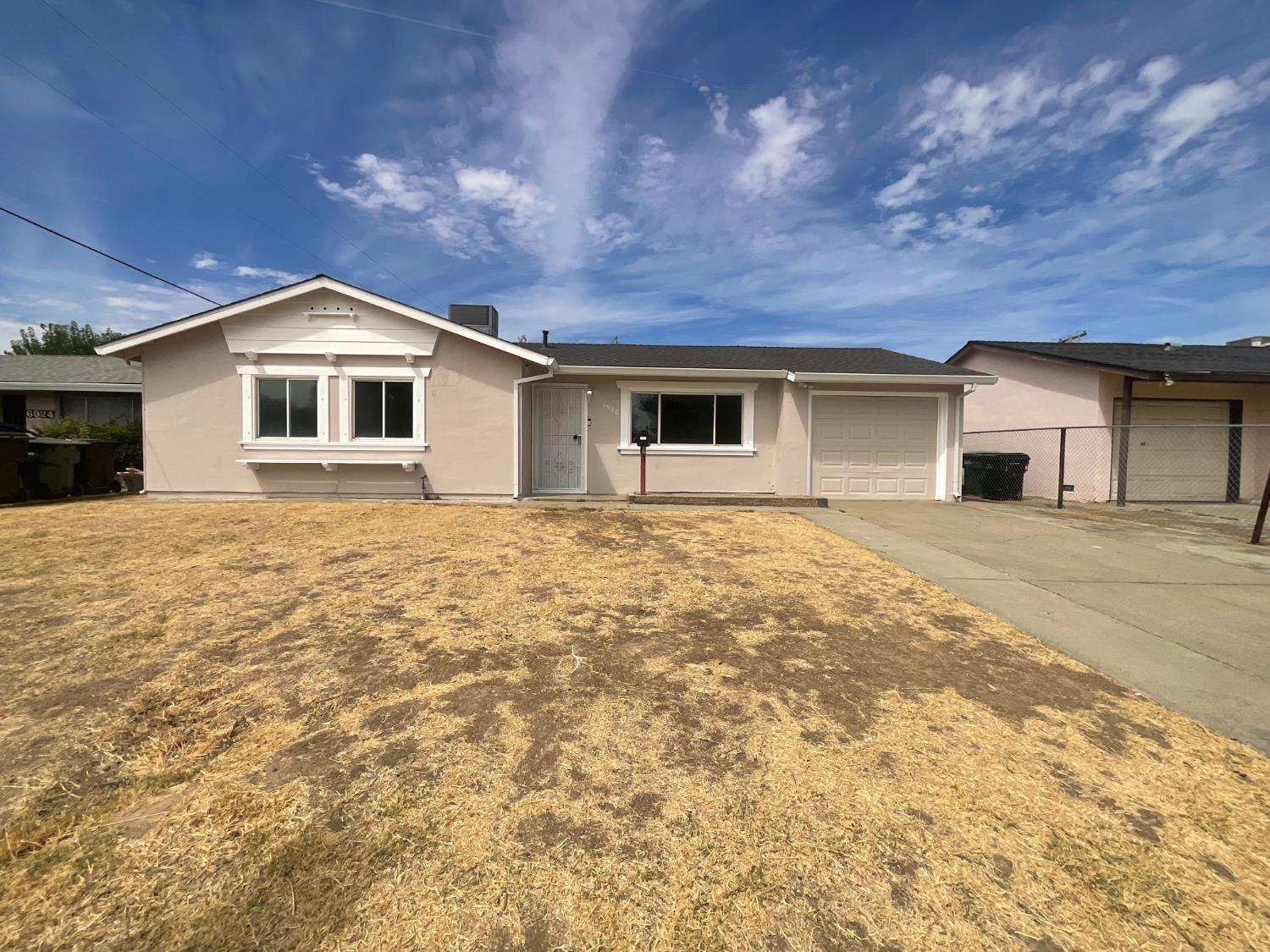 6920 Briggs Dr, Sacramento, CA 95828-2211