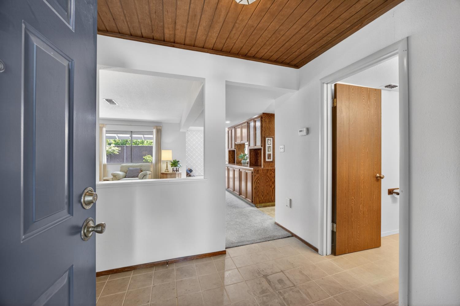 30 Park Place Ct, Sacramento, CA 95831-2674