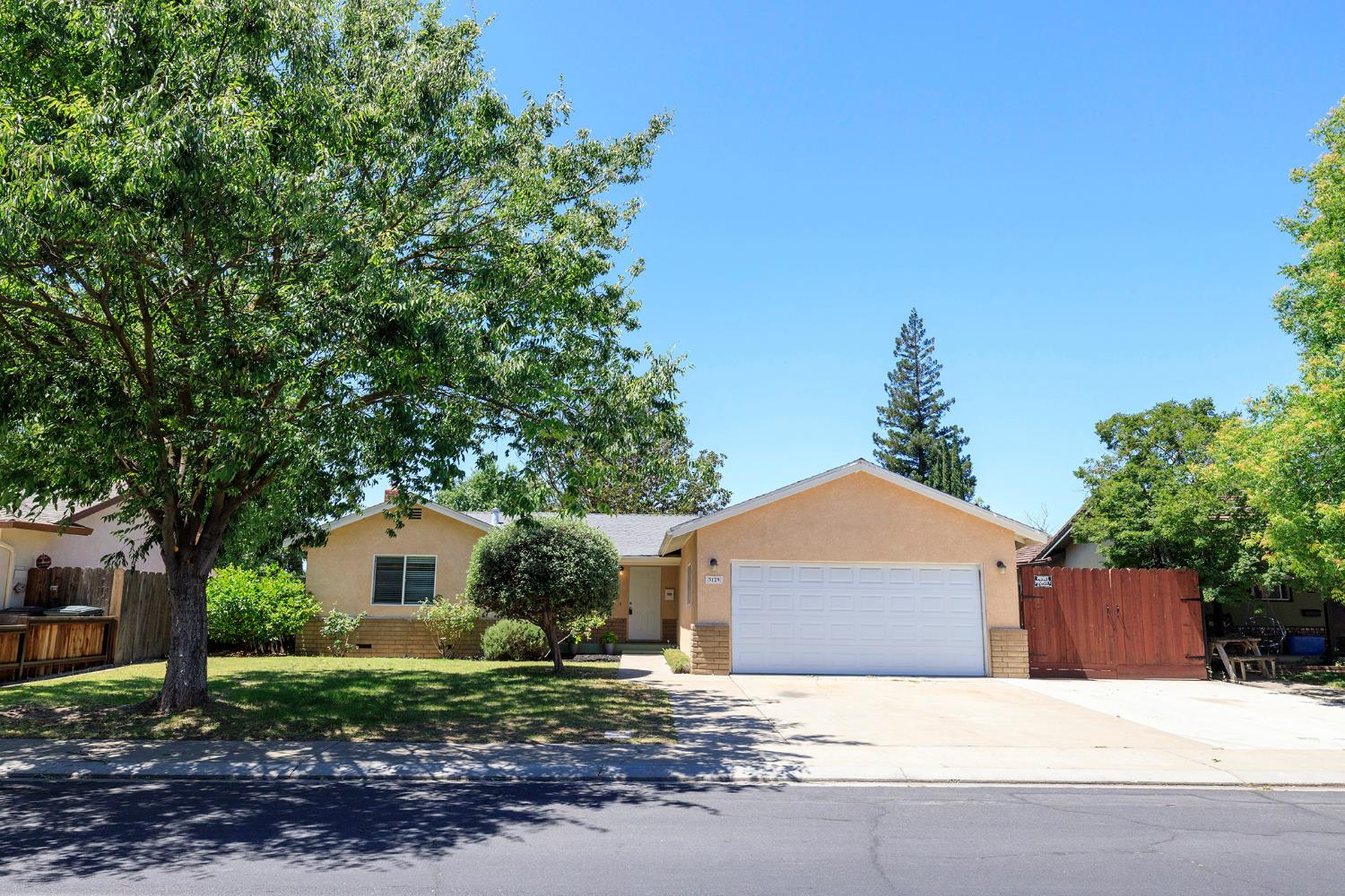 3129 Otis, Modesto, CA 95350
