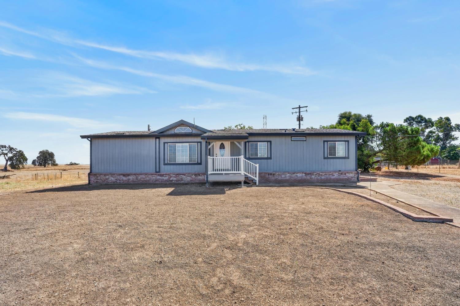 26174 N Fuhrman Rd, Acampo, CA 95220-9131