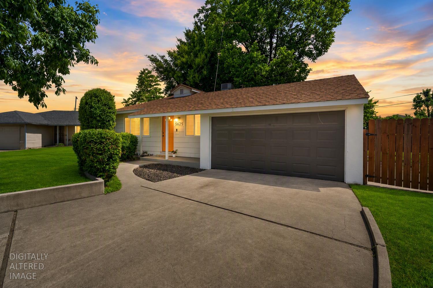 5625 49th St, Sacramento, CA 95824-1504