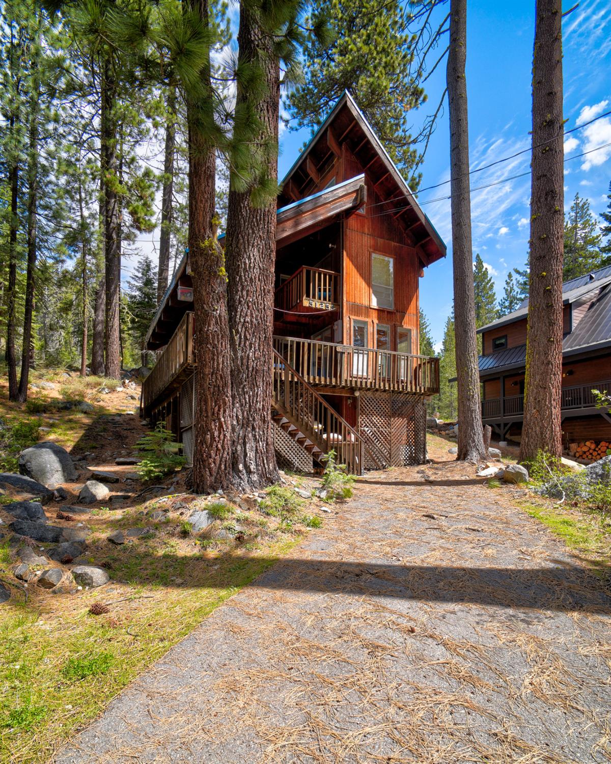 51255 Jeffery Pine Dr, Soda Springs, CA 95728