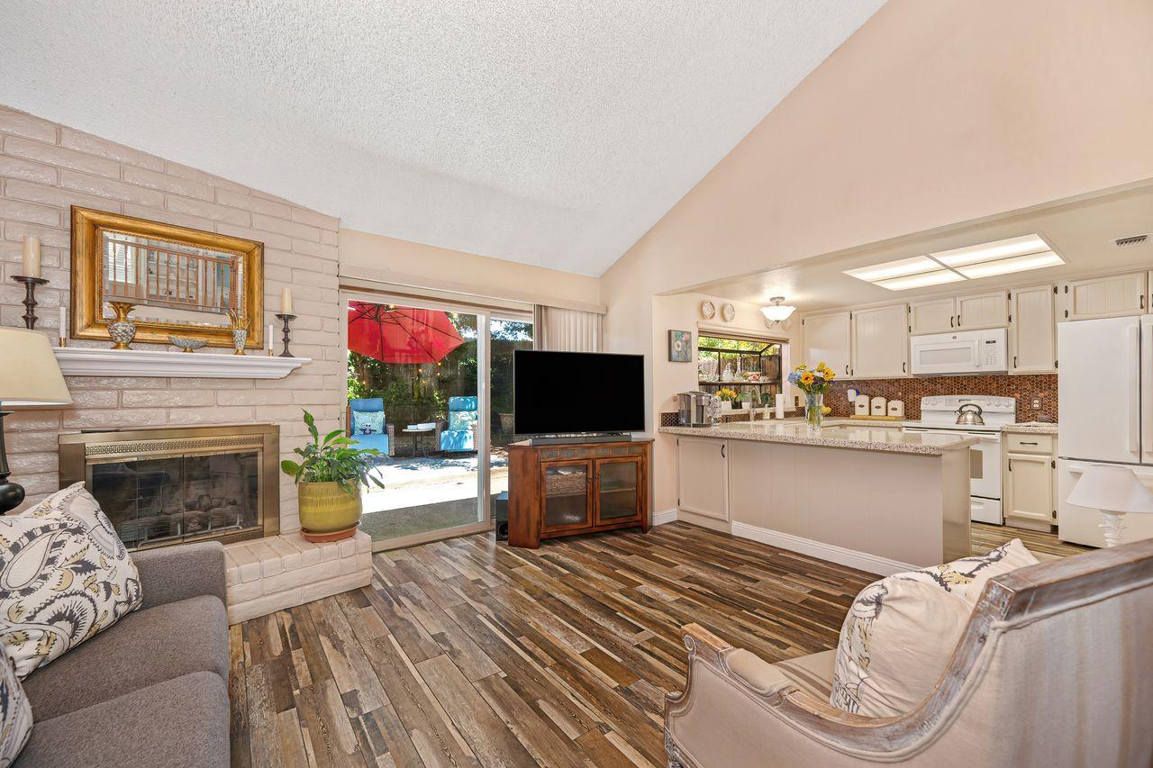 8025 Doral Ct, Citrus Heights, CA 95610-7913