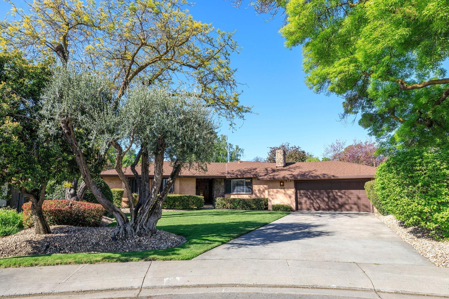 1221 Mist Flower Ct, Modesto, CA 95355-2912
