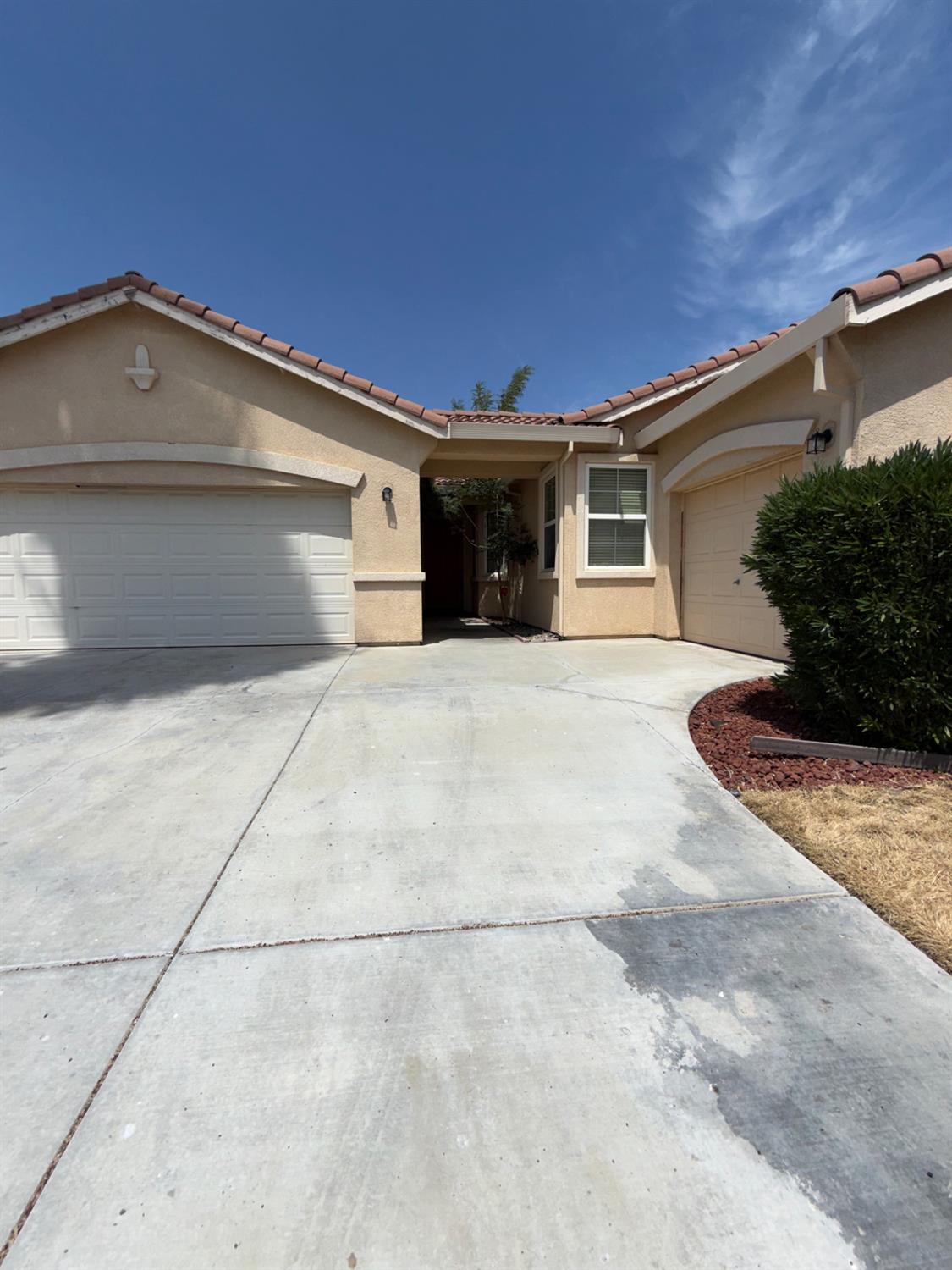 2069 Venezia St, Los Banos, CA 93635-6438