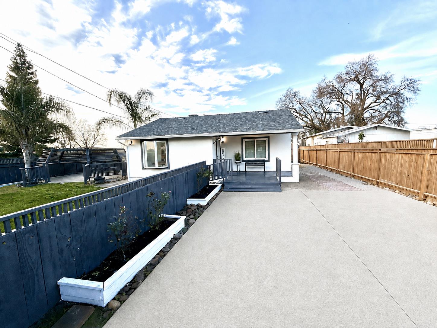 18397 E highway 88, Clements, CA 95227