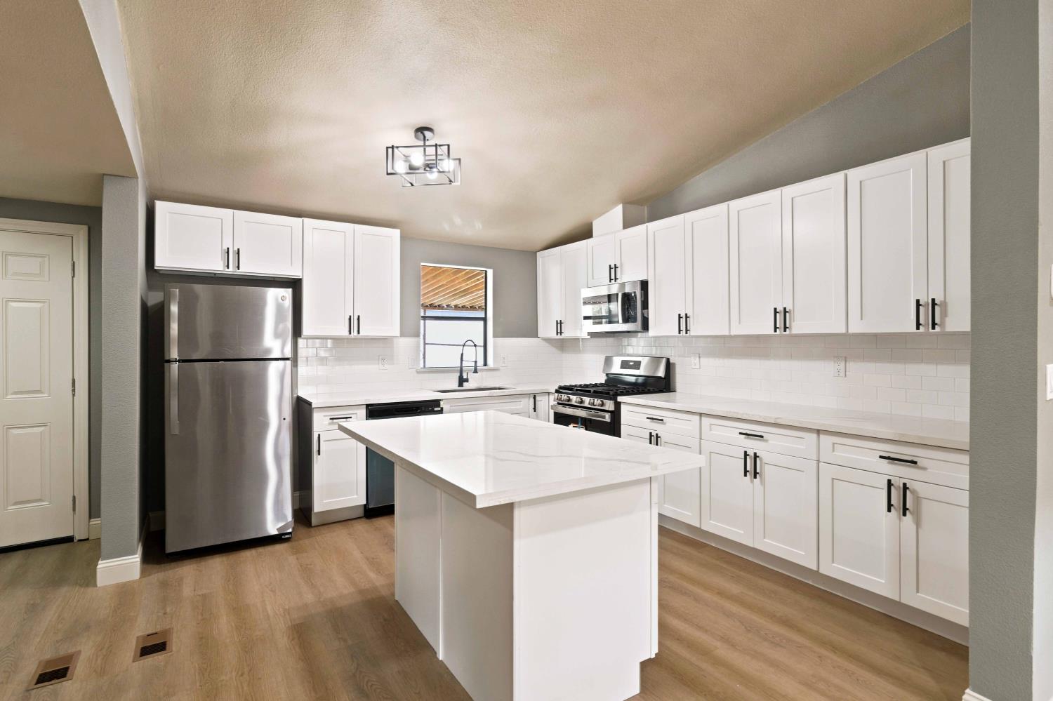 3901 Lake Rd #2, West Sacramento, CA 95691