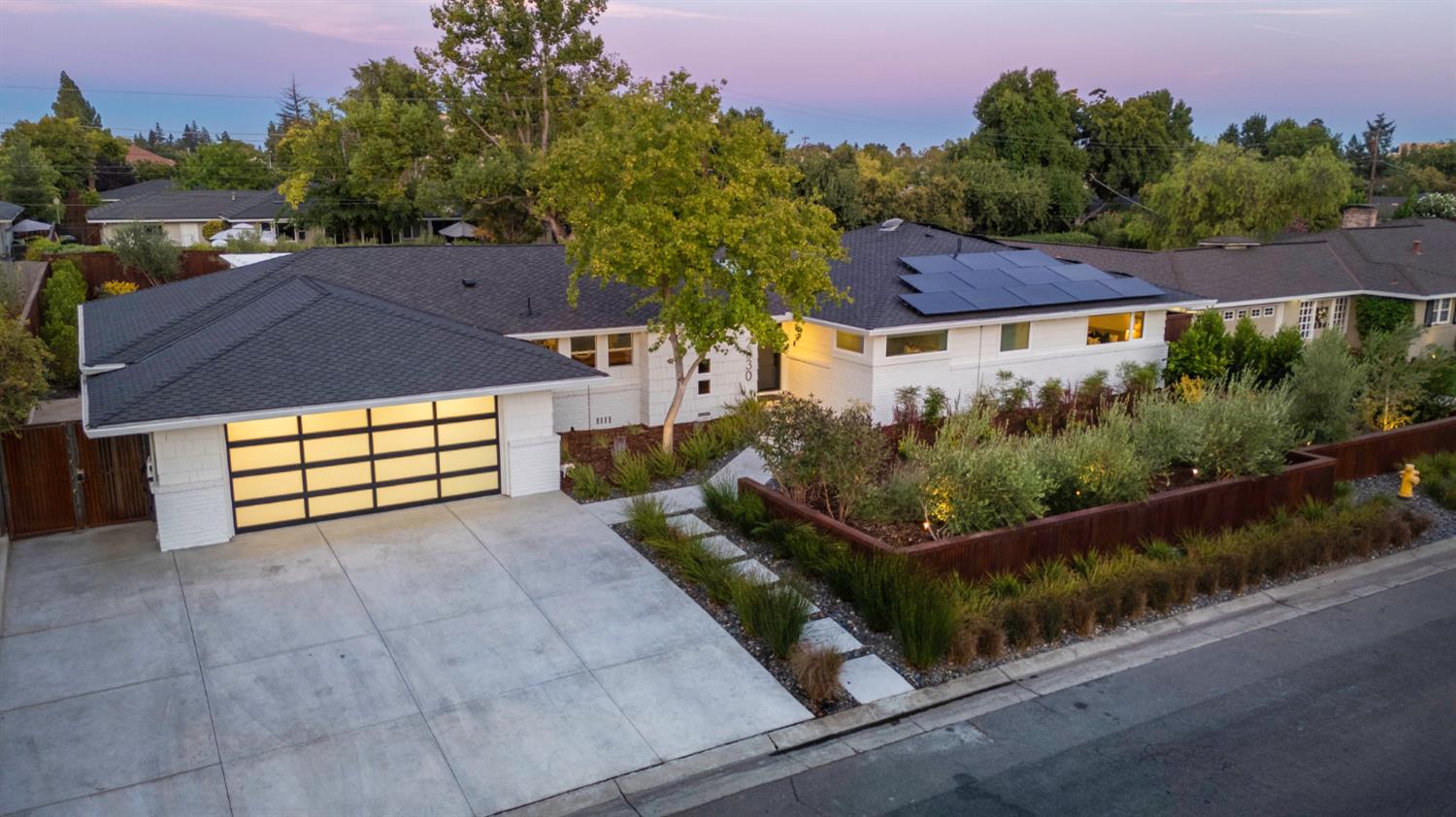 2830 Walton Way, Sacramento, CA 95821-6228