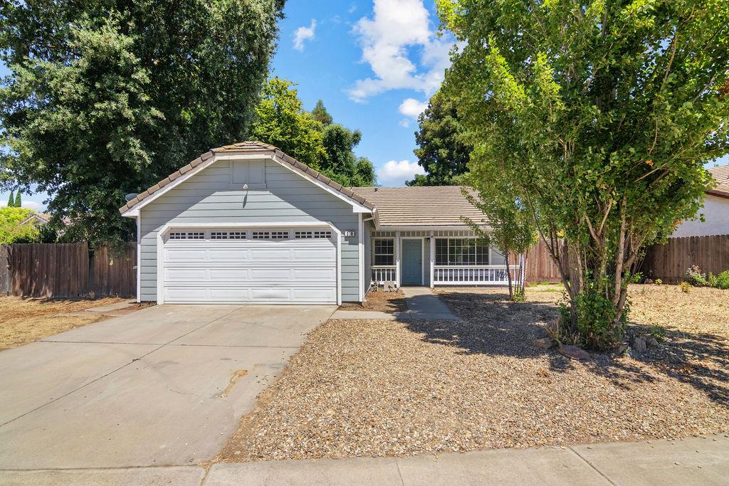 320 Clarks Mill Ave, Waterford, CA 95386-9106