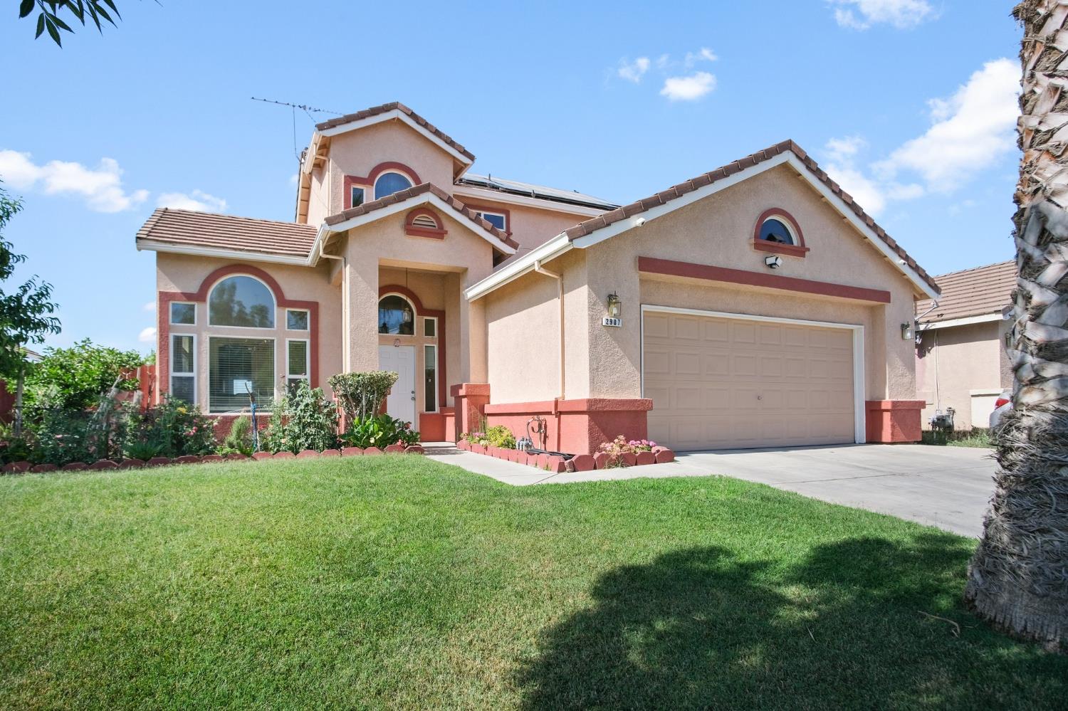 2907 Evergreen Ct, Livingston, CA 95334-9115