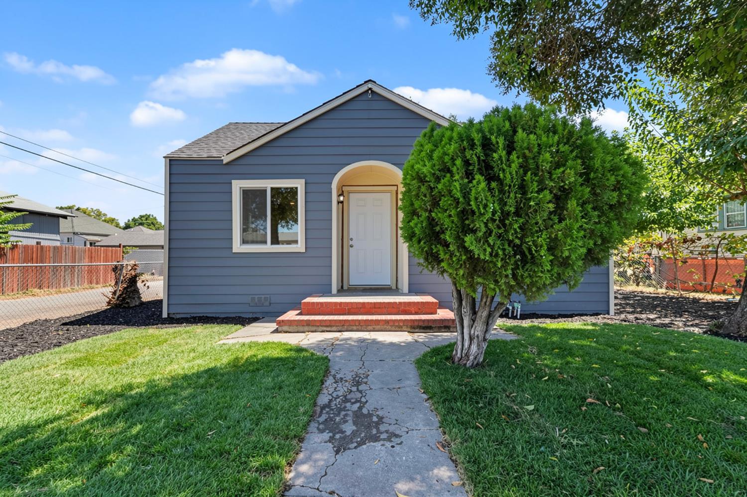 376 S. Locust St, Stockton, CA 95205-6336