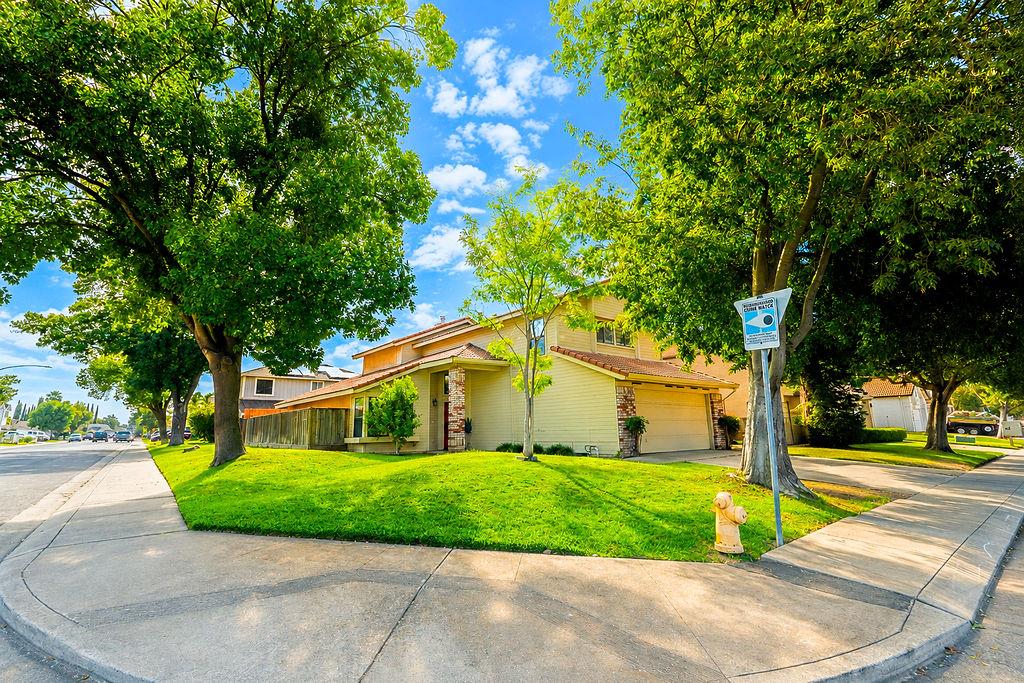1720 Shadewood Dr, Modesto, CA 95355-8807