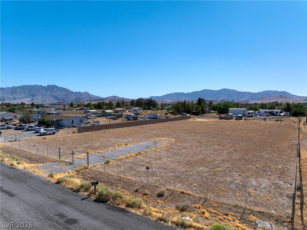 1560 Windy Lane