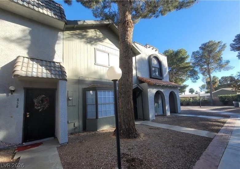 854 Stainglass Lane