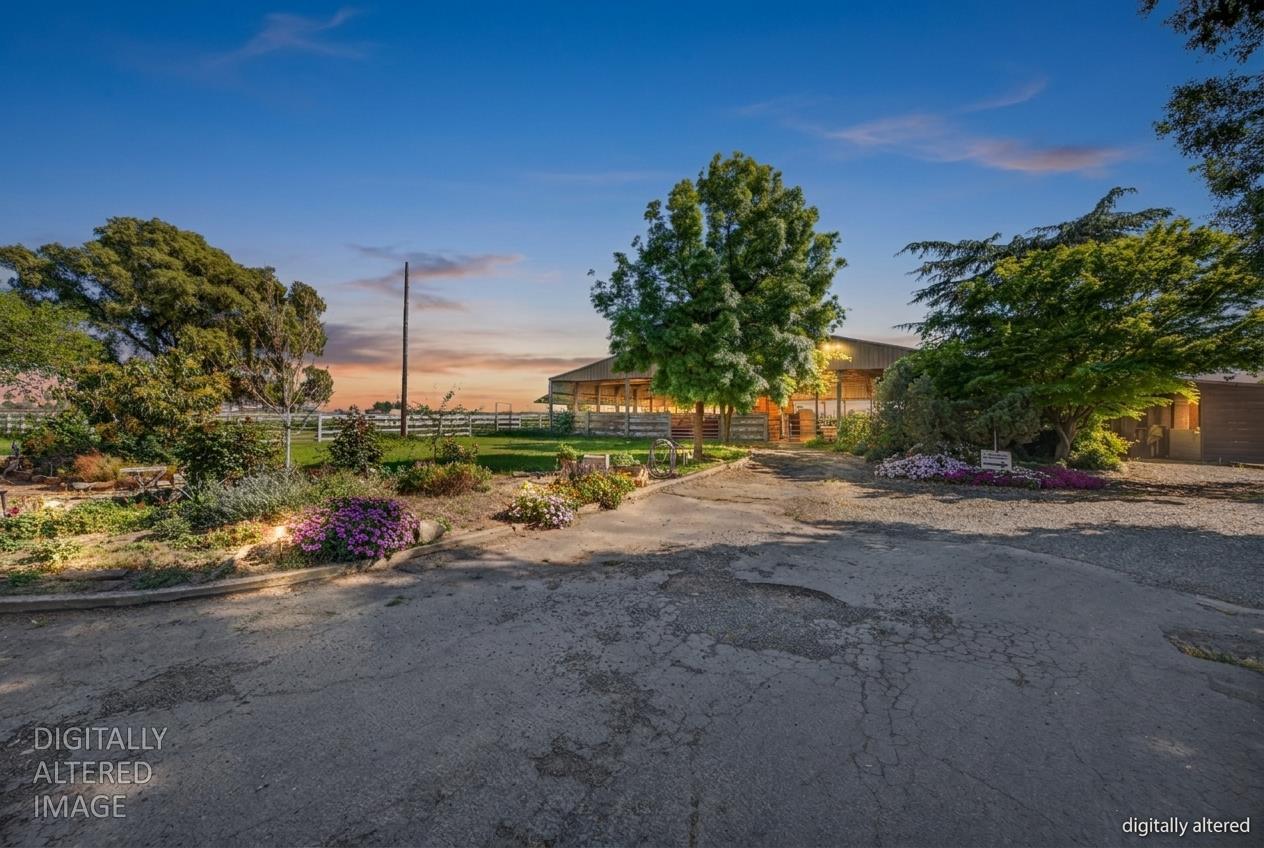 13512 Alta Mesa Rd, Galt, CA 95632-8310