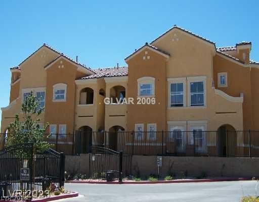 3975 North Hualapai Way 284
