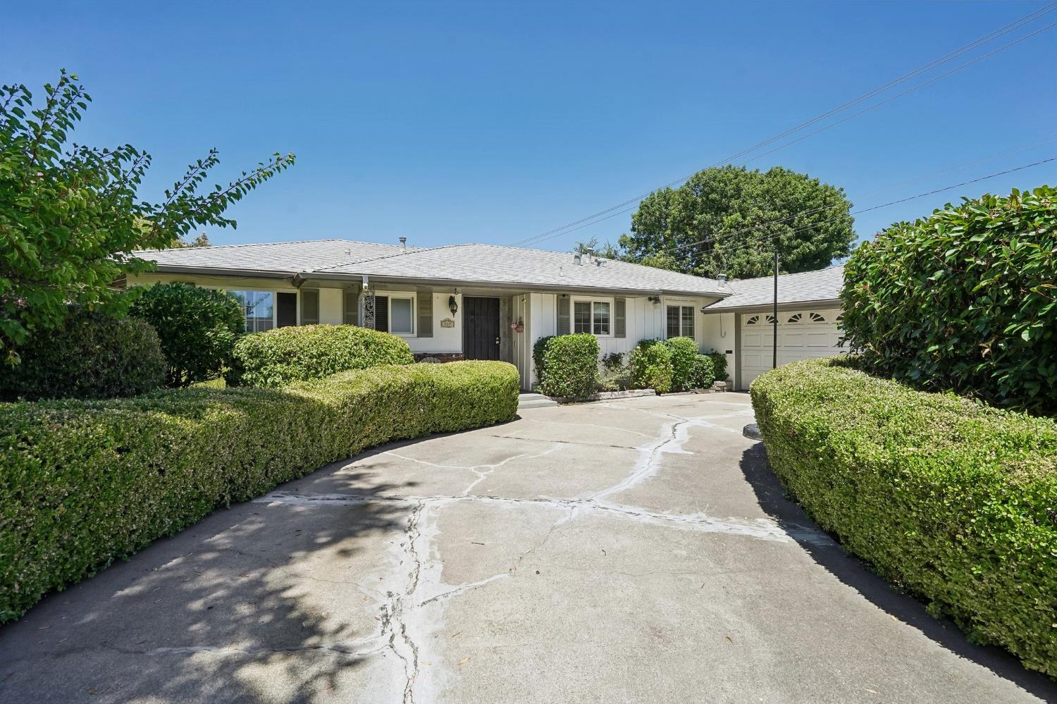 507 E Benjamin Holt Dr, Stockton, CA 95207-3152