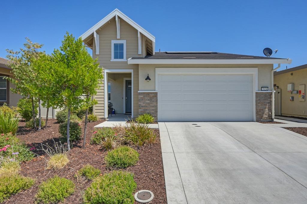 7024 Starburst Ln, Roseville, CA 95747-9368