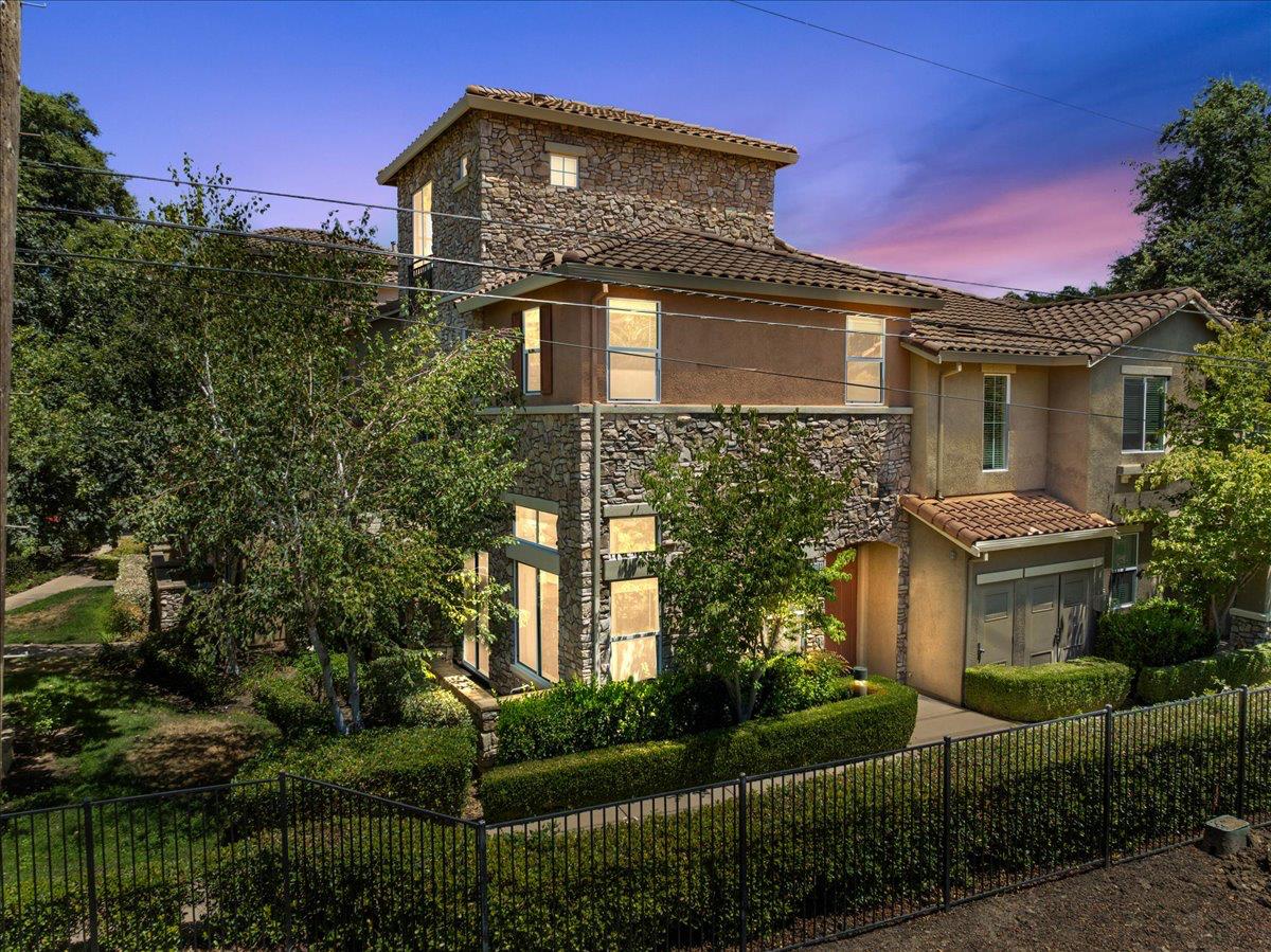 2580 W El Camino Ave #11101, Sacramento, CA 95833-3929