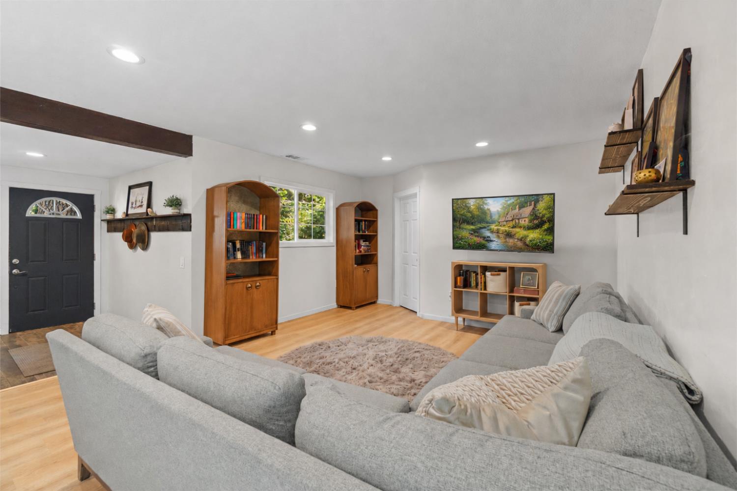 4934 Cedar Dr, Camino, CA 95709-9639