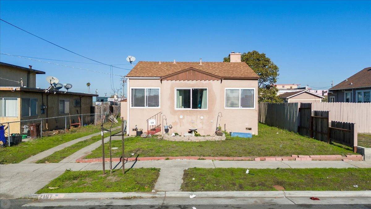 2107 Ohio Ave, Richmond, CA 94804-2703