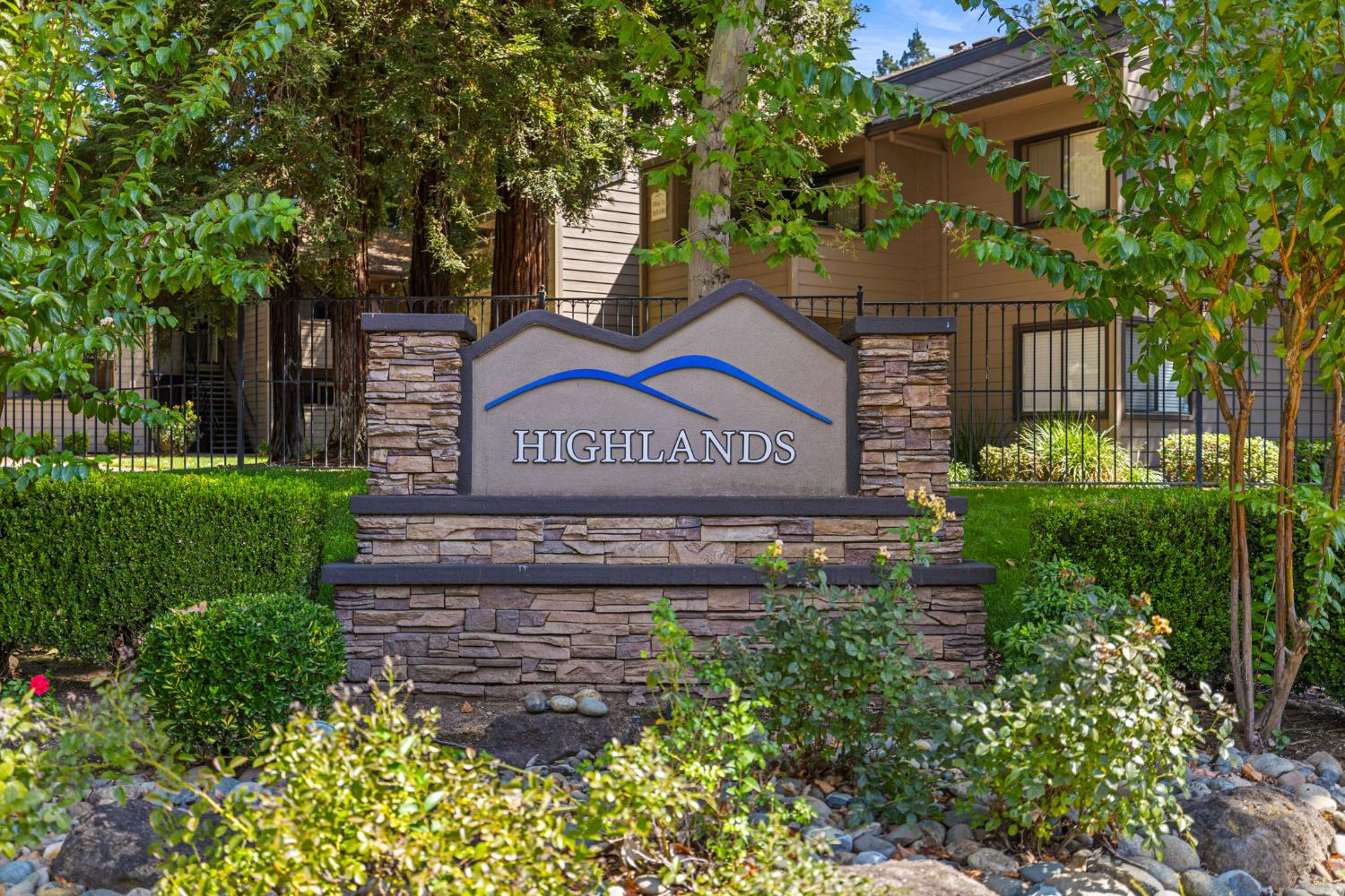 3715 Tallyho Dr #139, Sacramento, CA 95826-5470