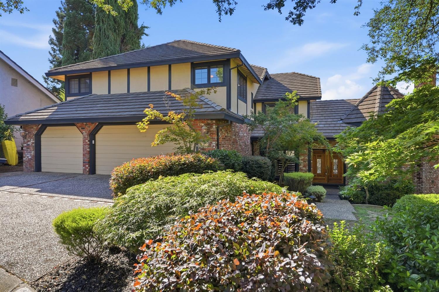9290 S Ravine Ln, Fair Oaks, CA 95628-4139