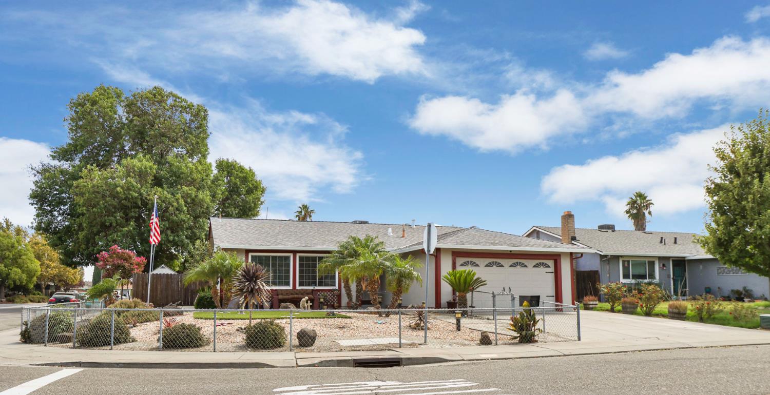 1900 Alegre Dr, Tracy, CA 95376