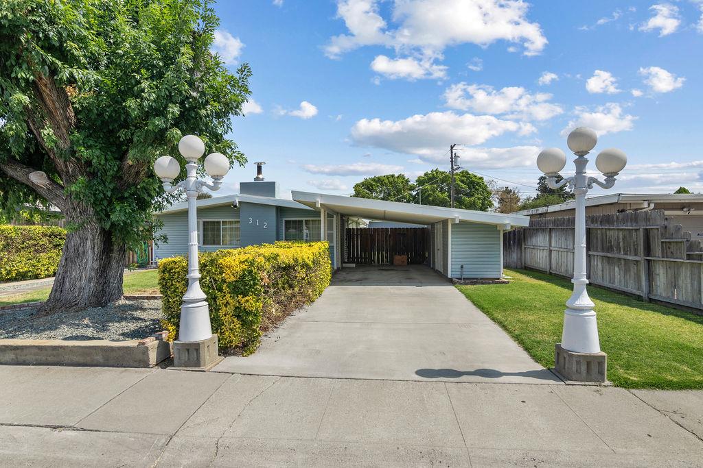 312 California Ave, Manteca, CA 95336-5902