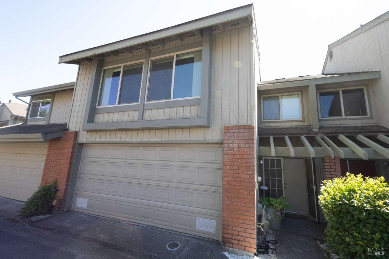 3005 Aurora Ct, Santa Rosa, CA 95405-8601