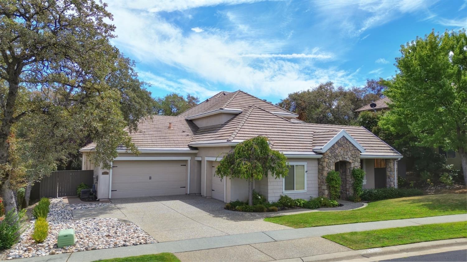 3835 Deer Ridge Ln, Auburn, CA 95602-7614