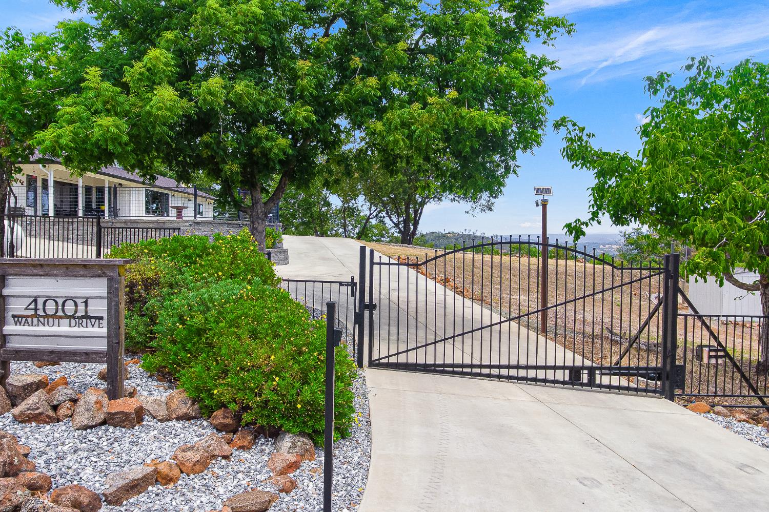 4001 Walnut Dr, Rescue, CA 95672