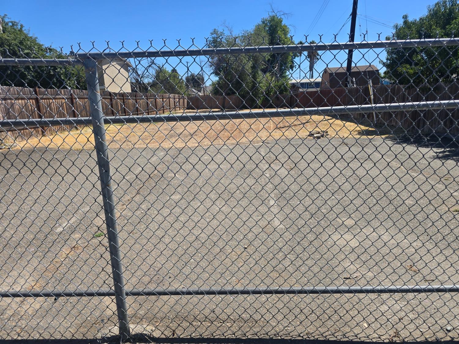 Lampasas, Sacramento, CA 95815-2212