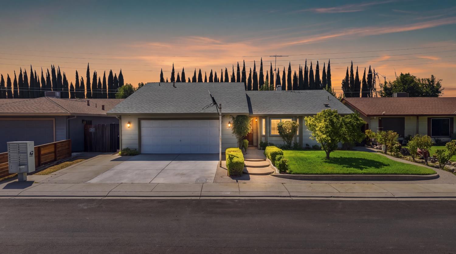 913 Chalone Dr, Modesto, CA 95358-6521