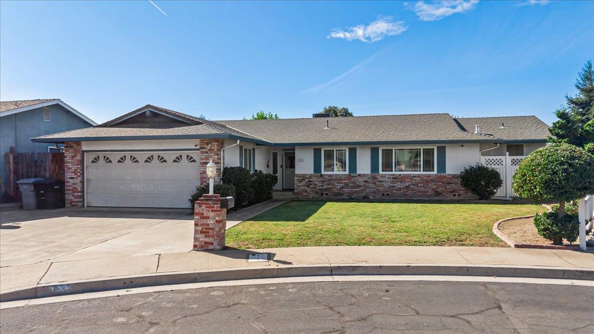 1875 Shadyside Ct, Oakdale, CA 95361-3327