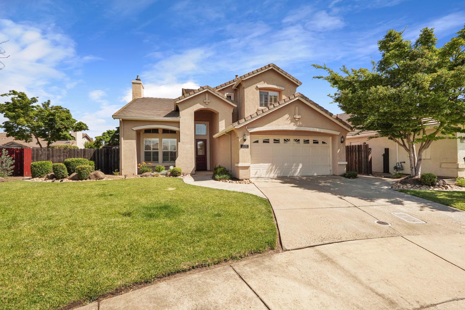 2639 Creekside Dr, Lodi, CA 95242-8341
