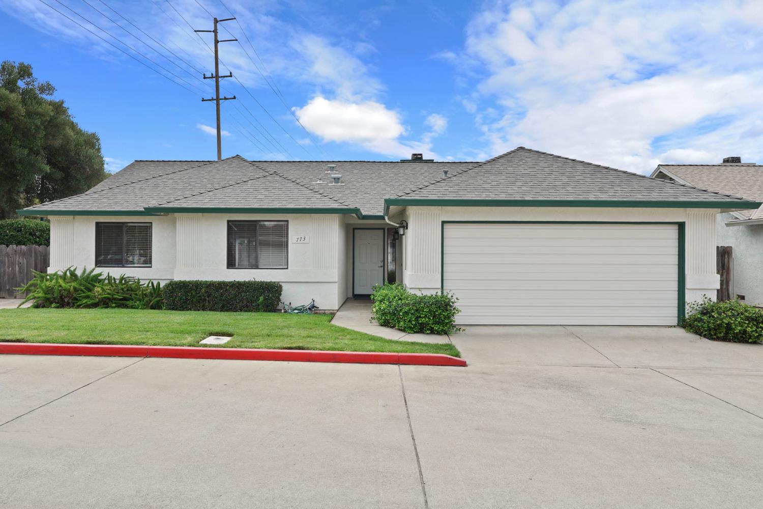 773 E Century Pl, Lodi, CA 95240-8831