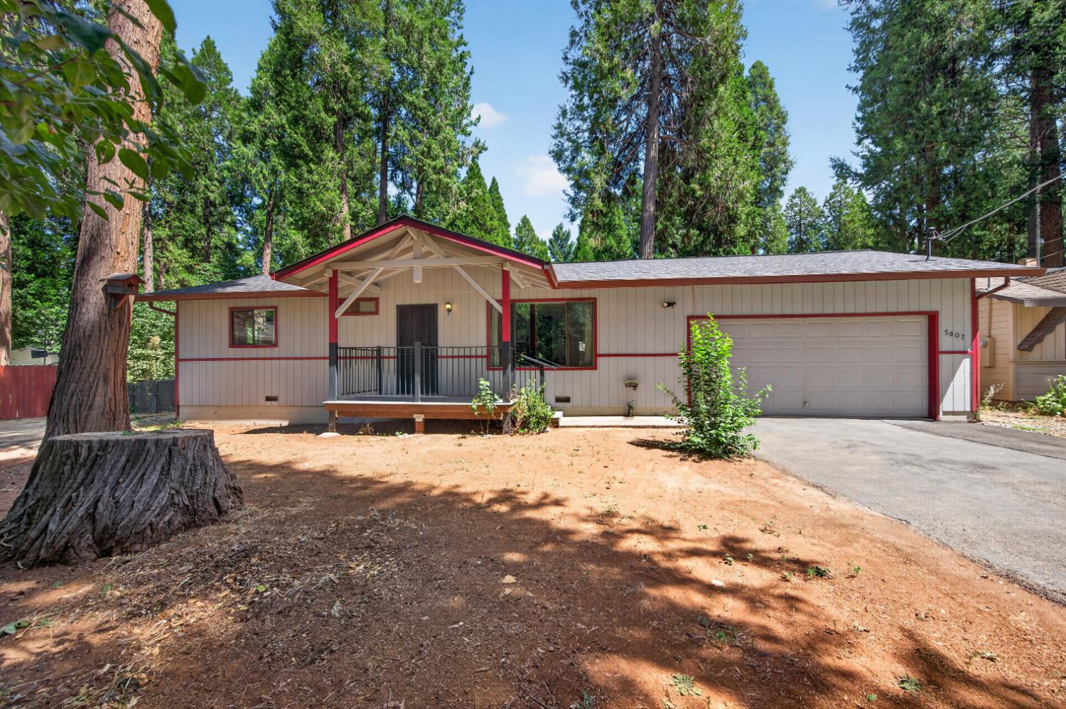 5807 Joni Ct, Pollock Pines, CA 95726-9710