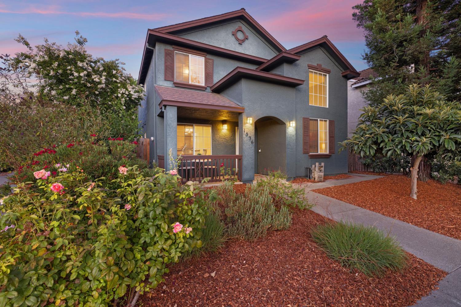 1536 Olympic Dr, Davis, CA 95616-6643