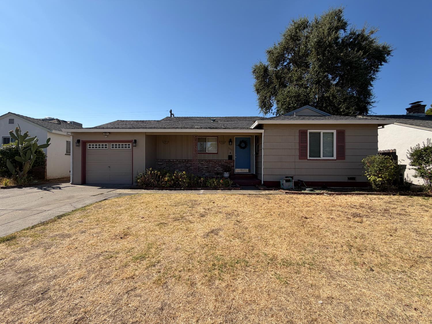 2410 Brentley Dr, Sacramento, CA 95822-2240