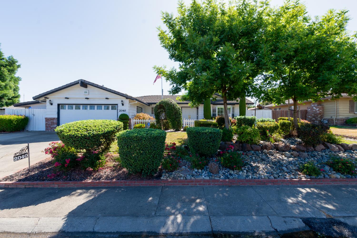 2040 Linden Grove Way, Carmichael, CA 95608-5614