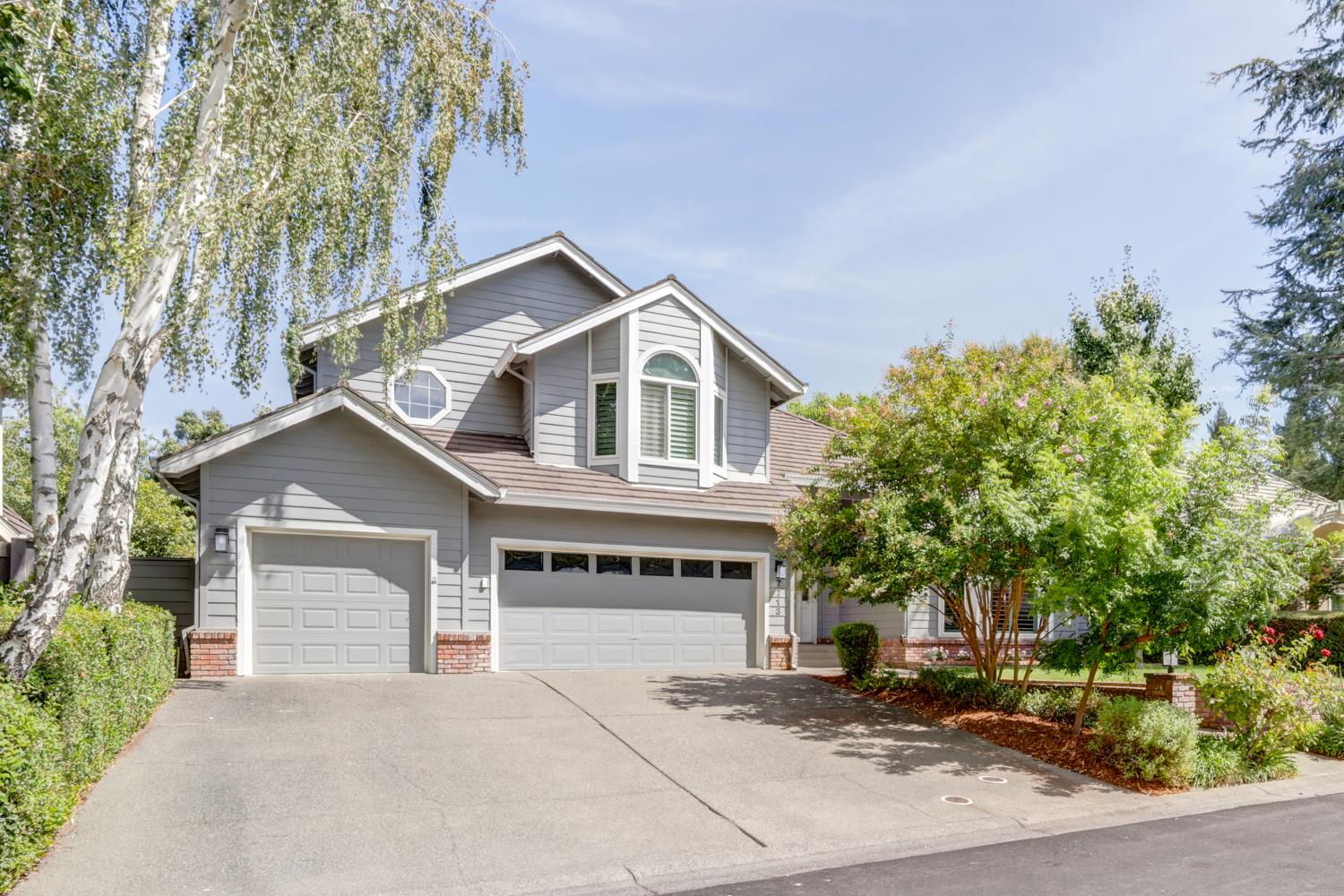 7713 S Cove Dr, Sacramento, CA 95831-4359