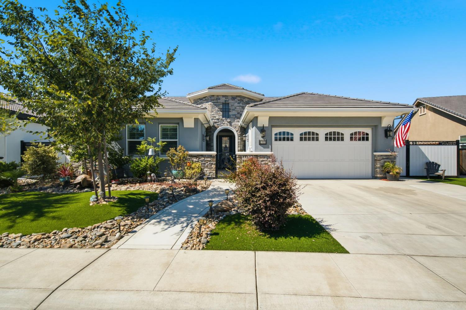 1322 Mossback Dr, Manteca, CA 95337