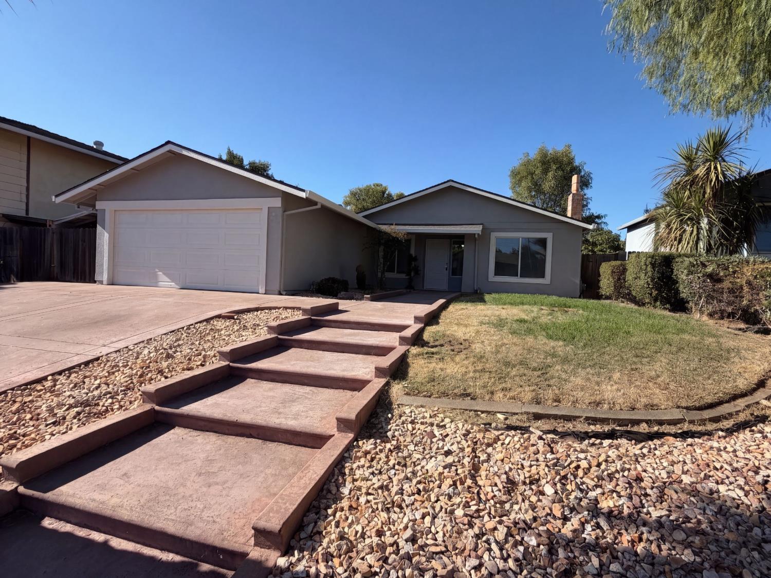 9149 Starina Way, Sacramento, CA 95826-4111