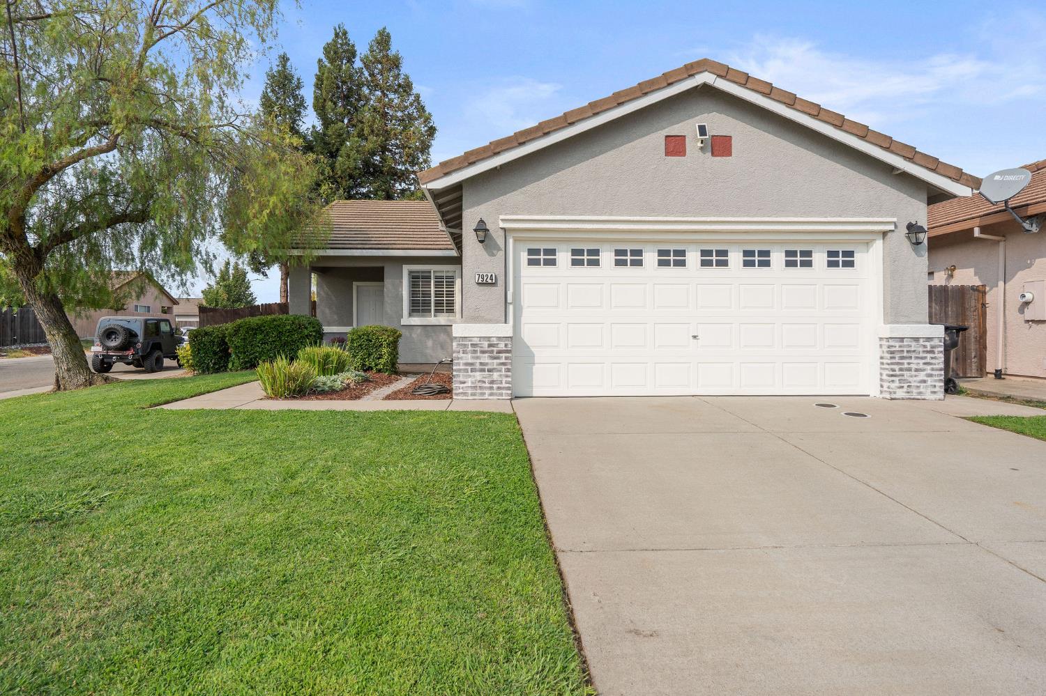 7924 Symington Way, Sacramento, CA 95829-1470