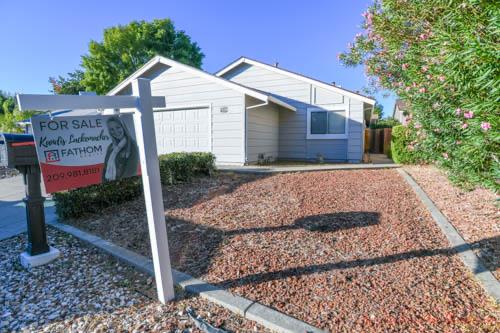 2251 Green Blossom Ct, Rancho Cordova, CA 95670-2345