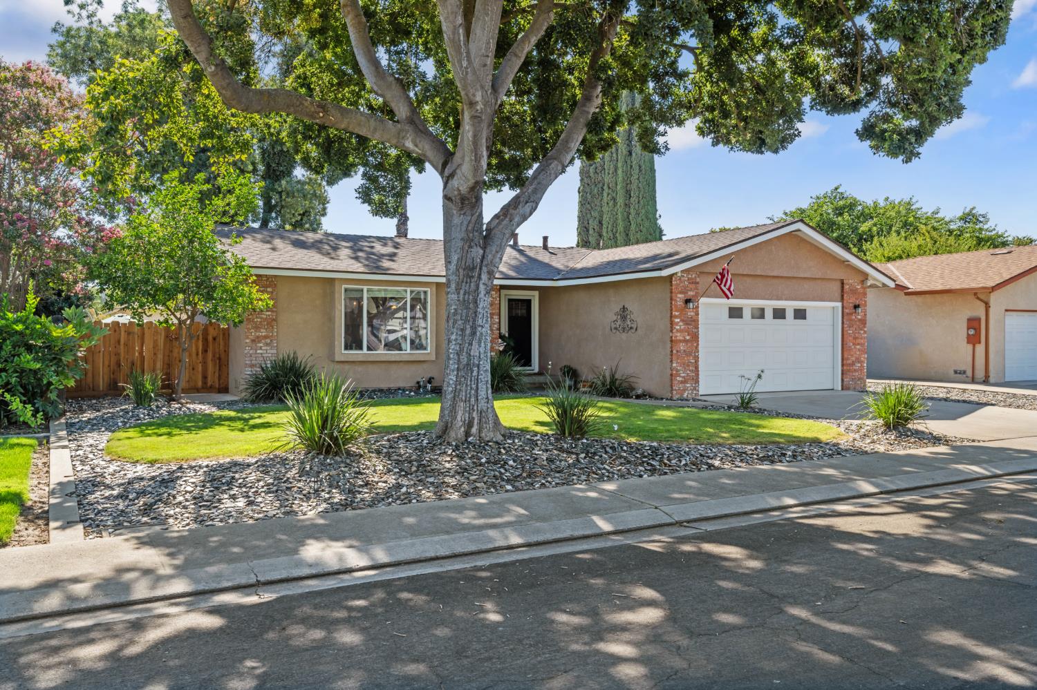 1816 Manzanita Dr, Modesto, CA 95355