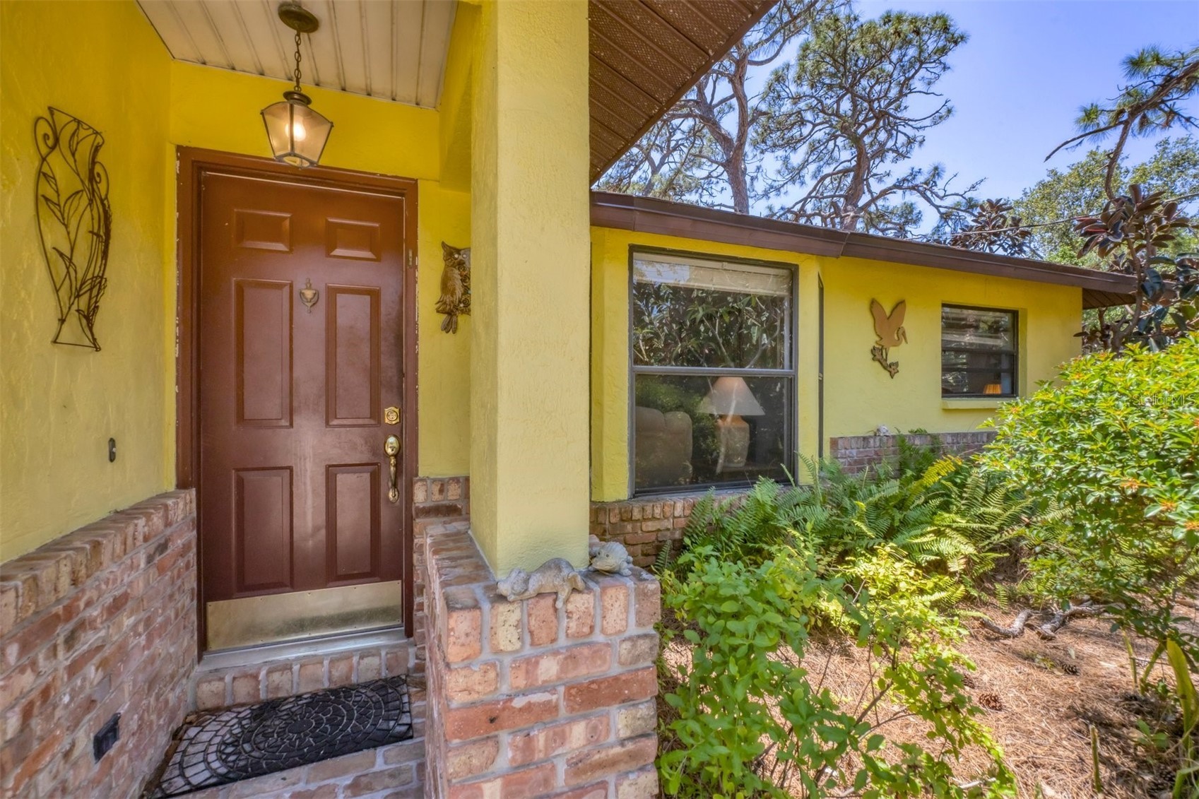 521 ARTISTS AVENUE