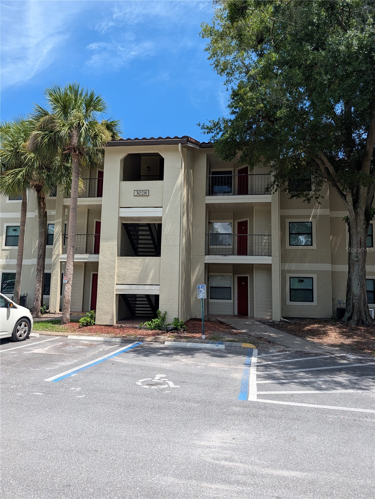3028 PARKWAY BLVD 204