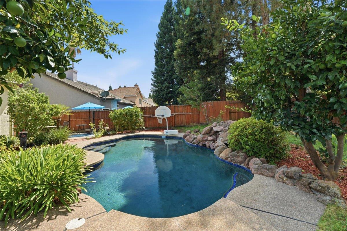 306 Turn Pike Drive, Folsom, CA 95630